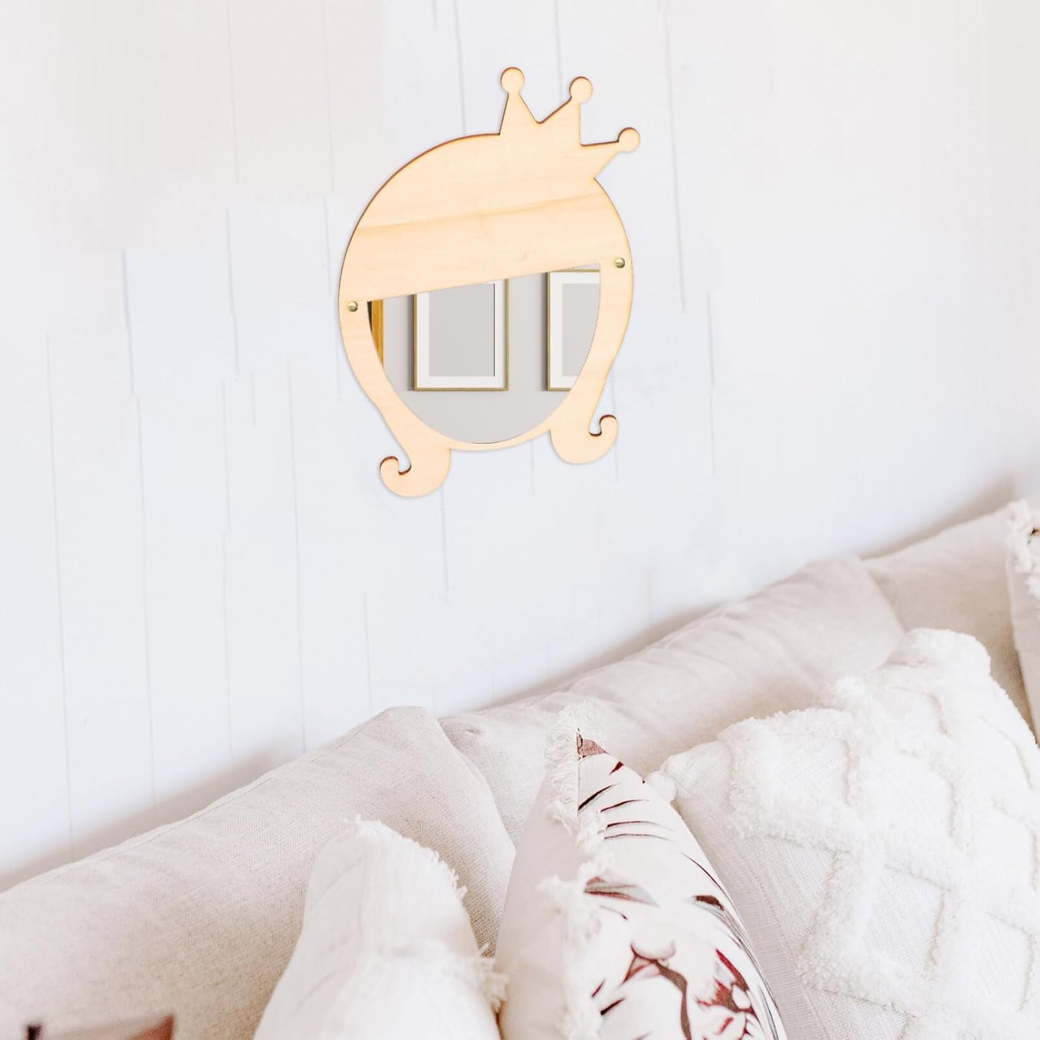 Beaupretty Cartoon Wall-Mounted Makeup Mirror
