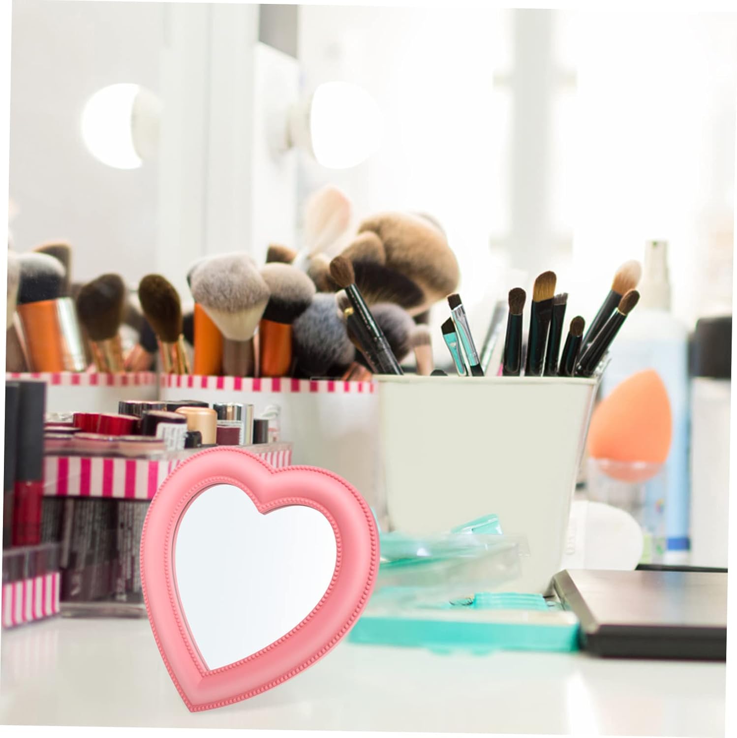 DOITOOL Heart Shape Standing Mountable Mirror Dual-Purpose Makeup