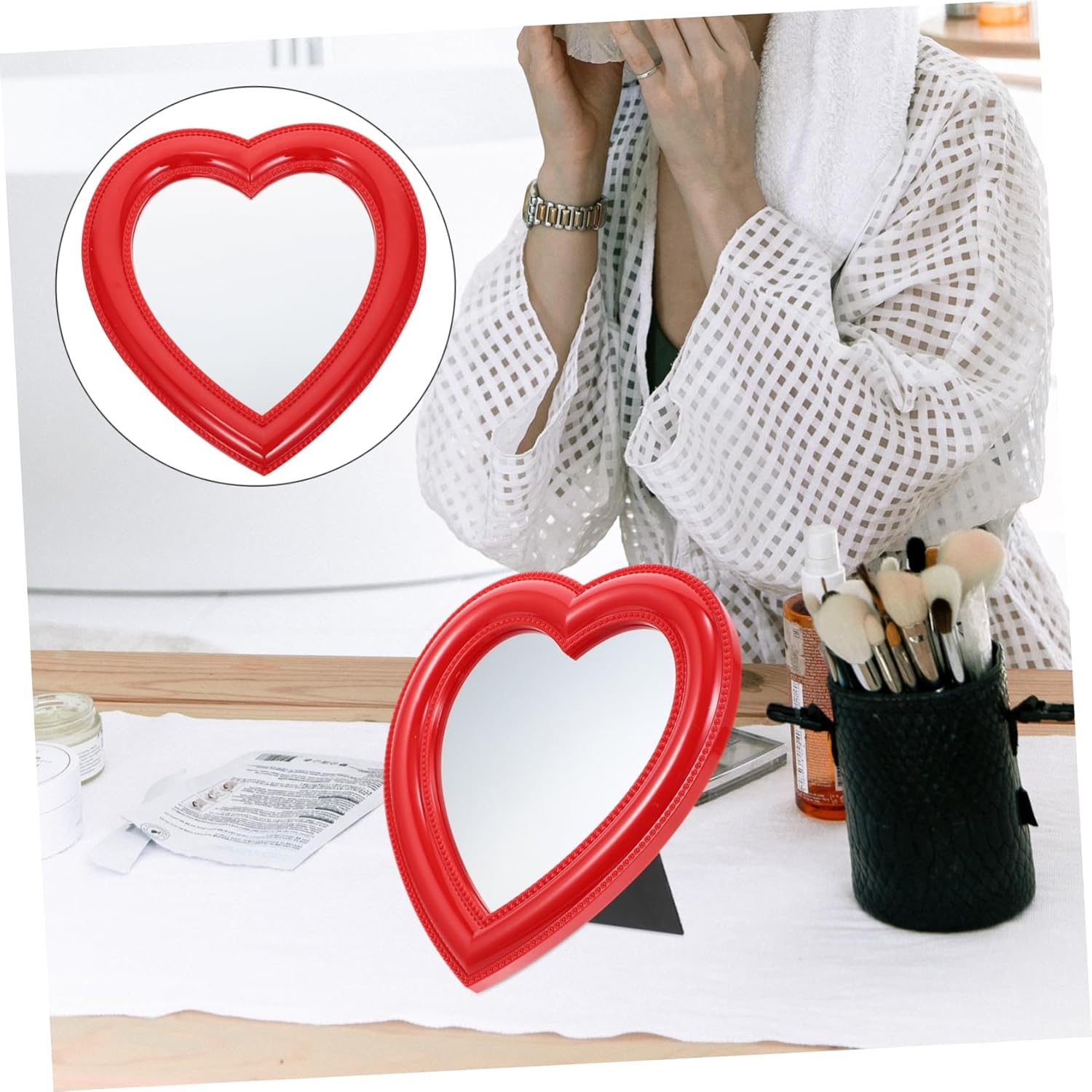 BESTYASH Heart Shaped Desktop Makeup Mirror 1