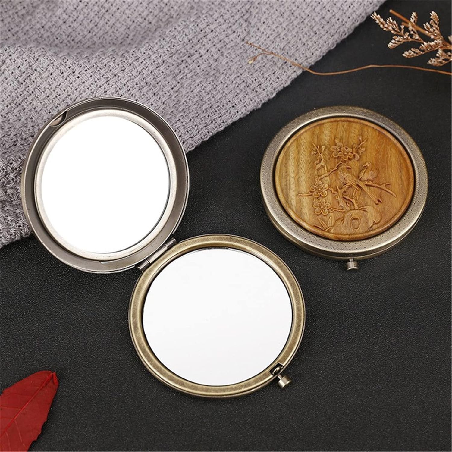 SMDSAZ Vintage Wooden Carving Compact Mirror